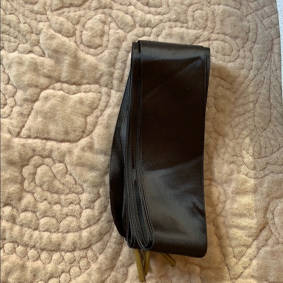 EUC patent leather puma sneaks, size 10 - Picture 4 of 4